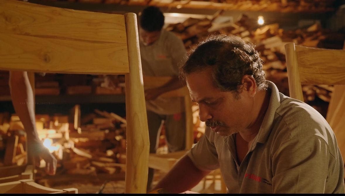 Customized Furniture vs. Normal Furniture: Where Function Meets Art